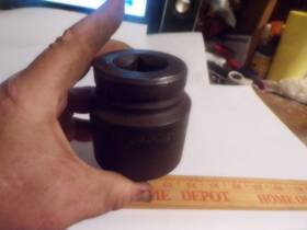 Black Hawk 445048445421 Vintage Large Heavy Duty 1ftft Drive 1 15/16ftft Socket Great Condition