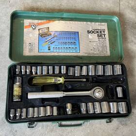 230240t Buffalo 40 Pc Socket Set S.a.e. And Metric 1/4 Inch Drive 3/8 Vintage