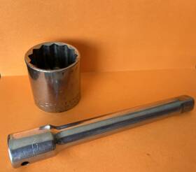 47517-44131 Craftsman Heavy Duty Vintage 6 Inch 1/2 Drive Extension And 1 1/4 Socket