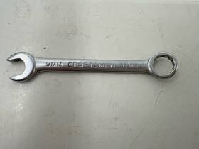 Mi1069404 Craftsman V-44538 Vintage Usa V 44538 9 X 10 Mm Metric Ignition 12 Point Wre