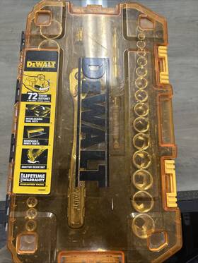 74305897 Dewalt Socket Set 72 Tooth Ratchet 33 Piece Sae/metric With Case