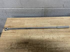 Dwmt75261 Dewalt Flex Handle Breaker Bar 1/2 In Drive 24in