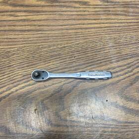 Dwmt81096 Dewalt Ratchet Quick Release Sae 1/4-inch Drive