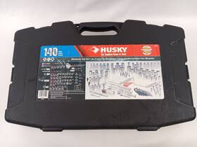 90140 Husky 121-piece Mechanics Tool Set With 1/4 And 3/8 Inch Drive Sae/metric