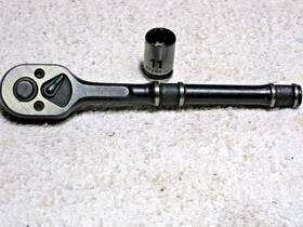 0379803 Kobalt Black 1/4 Inch Drive 6 Ratchet 737624 0418 With 11mm Socket 87248