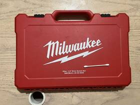 Mlw48-22-9004 Milwaukee Electric Tools 1/4in Ratchet And Socket Set - Sae Metric