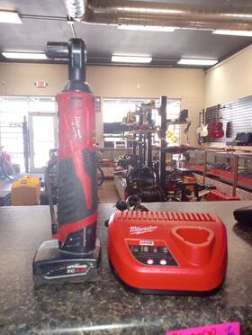 Qui002128 Milwaukee Tools 2547-20 Used 3/8 Inch Cordless Electric Ratchet