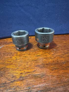 2542459 Northern Tool Jumbo 6 Point Impact Sockets Pair 1 3/4 Inch 1/2 Drive