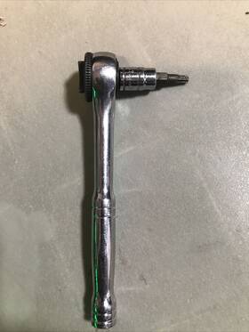 640502 Powerbuilt 1/4 Inch Drive 42 Tooth Spin Disc Ratchet And Socket T-25
