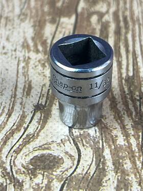 F111 Snap-on Tools 3/8 Inch Drive 11/32 Shallow 12 Point Socket - Made In Usa