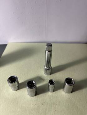 86-024 Stanley 3 -stanley 3/8 Inch Drive Sockets And 1 -3 Extension -1/4 Socket