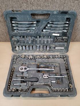 89-516 Stanley Socket Set Lot Of Random Sockets Dewalt Craftsman