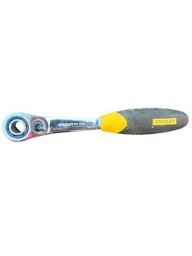 89-933 Stanley 1/2 Inch Drive Thru Ratchet And 11/16 Socket