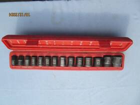 Tekton 020209056127 Vintage 14 Piece 1/2 Inch Drive Metric Impact Socket Set With Case