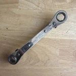 Matco Tools 1/2" 9/16" Ratcheting Offset Box End Wrench Point WRD-16186 Usa. Fixed Price $19.95.