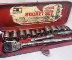 Husky 3/8" Quick Release Ratchet Extension Sae Metric Sockets Vintage Metal Case. Fixed Price $30.00.