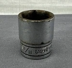 Snap On Tools FS221 11/16" Sae Flank Drive Shallow Socket 3/8" Point Usa. Fixed Price $6.10.