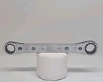 Snap On Tools Usa 5/8" 11/16" Sae 12PT. Standard Ratcheting Box Wrench R-2022. Fixed Price $13.29.