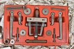 Snap-on CJ86-1 Interchangeable Bearing Gear Puller Set Near Complete. Fixed Price $200.00.