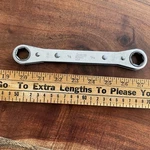 Snap-on Tools Usa 5/8" 11/16" Sae Ratcheting Box Wrench Point R-2022S. Fixed Price $15.74.