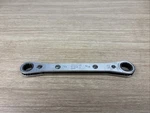 Snap-on R-1618 1/2" 9/16" 12 Point Sae Ratcheting Box Wrench Chrome 7" Usa. Fixed Price $9.95.