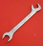 Snap-on Tools Usa 11/32" X 3/8" Offset Open End Ignition Wrench DS2224A Engraved. Fixed Price $12.43.