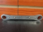 Snap On 5/8"-11/16" 12PT Sae Ratcheting Box End Wrench R-2022. Fixed Price $11.49.